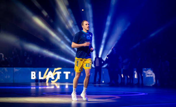 尤为出众 尤为出众