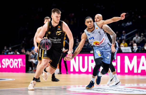 员和教练的 员和教练的