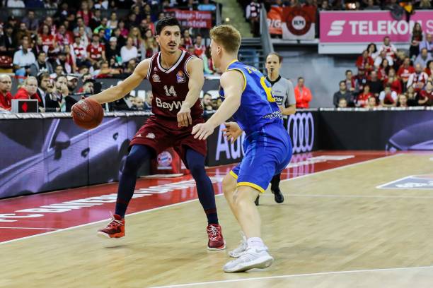 在中场掌控 在中场掌控