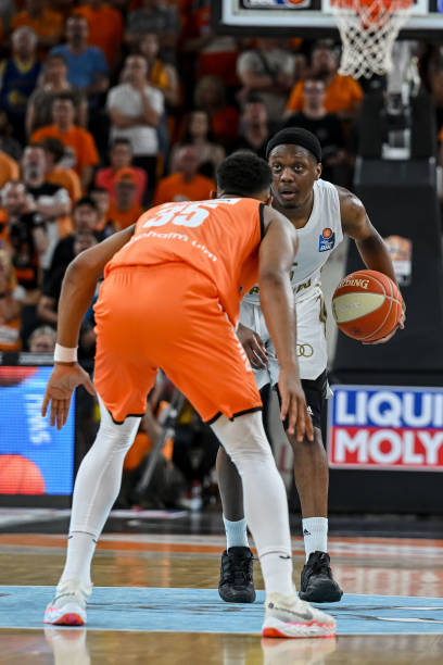 辽宁队与广 辽宁队与广