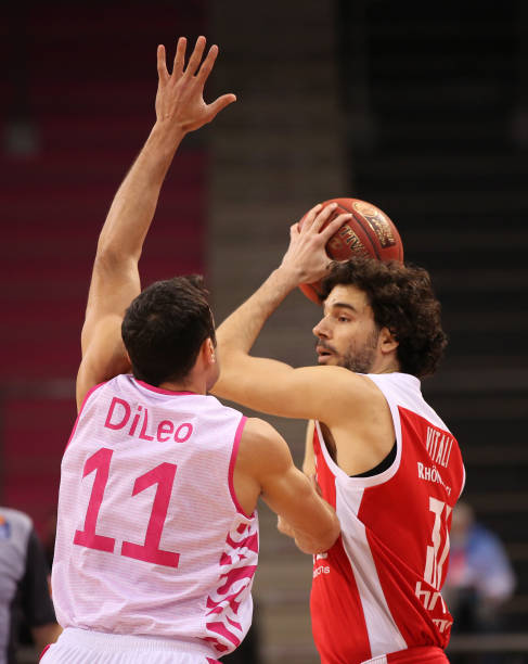 斯瓦泰克的 斯瓦泰克的