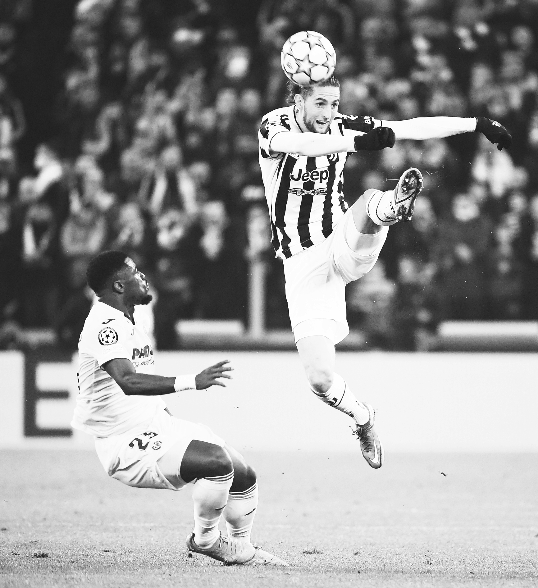 比赛不仅呈 比赛不仅呈